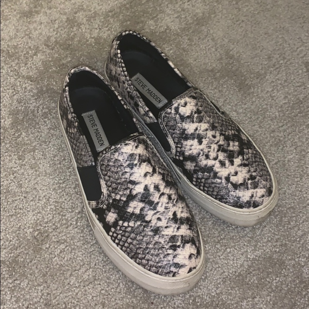 Snakeskin Steve Madden slip on shoes
